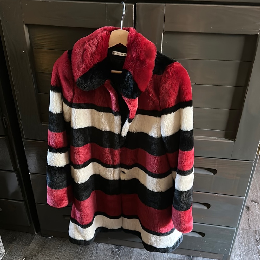 Alice and Olivia XS coat
